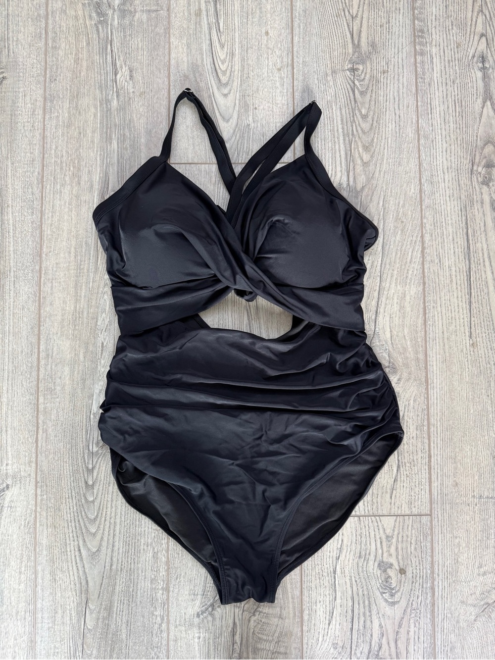 Cut-out, Ruched, and MOST Flattering Swimsuit NWOT Never Worn Plus Size 2X/18/20